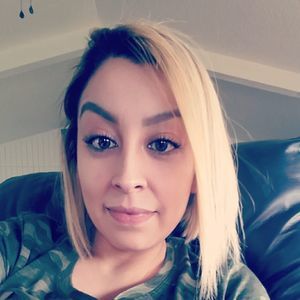 Meet your Posher, Debora